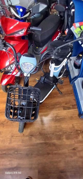 Scuter electric second hand Zt-02 Yadea, cu garantie 3 luni,  nu necesita permis, motor 350W, autonomie apox. 30km