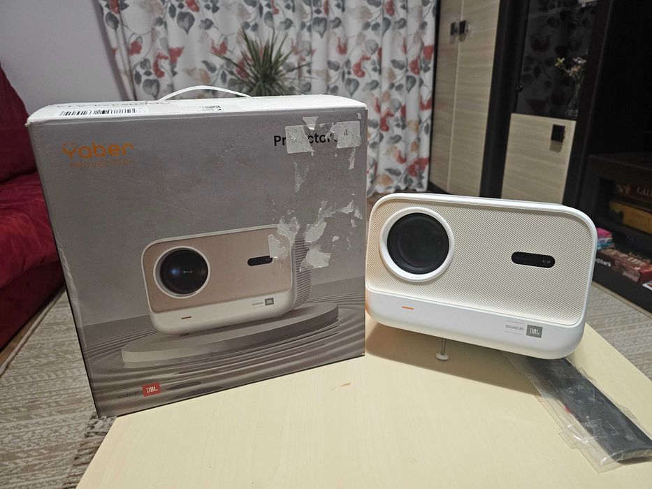 Videoproiector Yaber L2s LCD cu difuzoare JBL