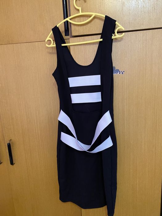 Елегантна рокля