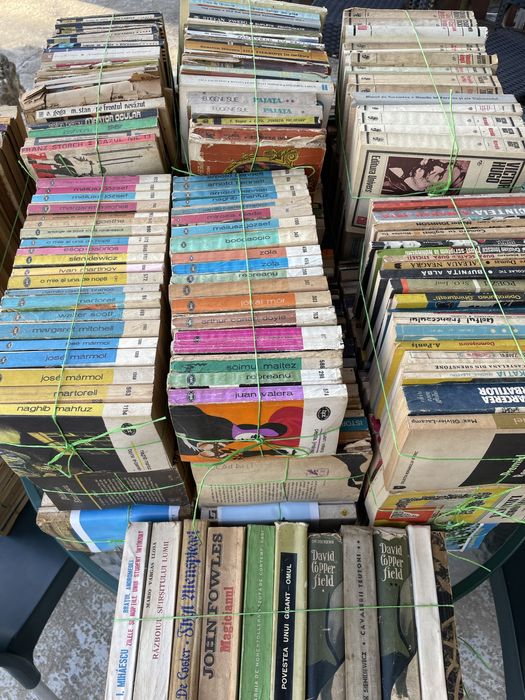 Carti vechi. Majoritatea pana in anul 1990