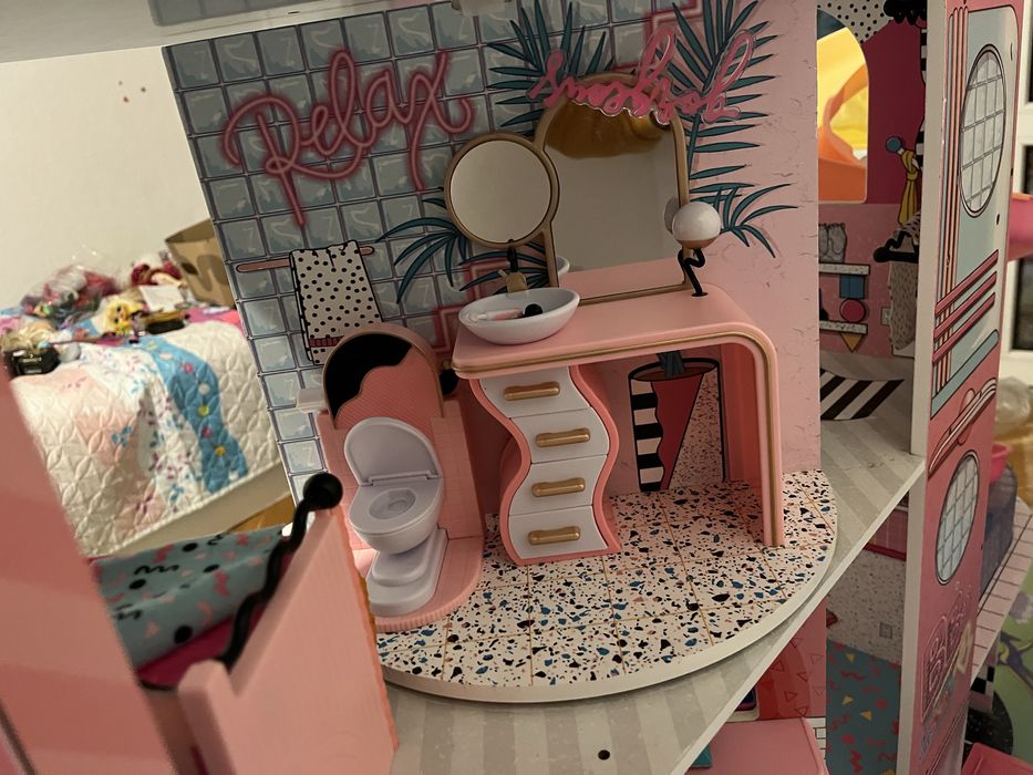 Дървена къща LOL surprise с 6 въртящи се стаи