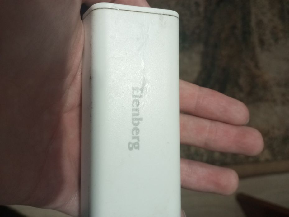 Продам повербанк рабочий