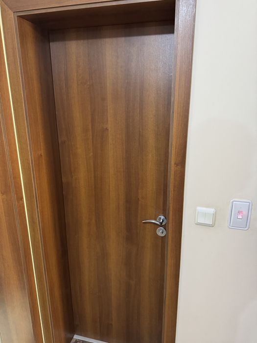 Продавам интериорни врати 6 броя