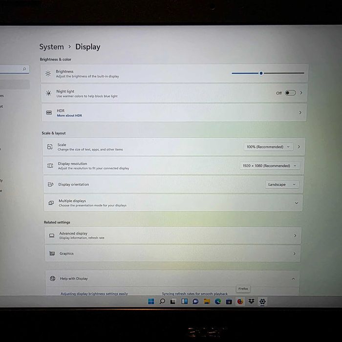 Acer Aspire 3-Intel i3~7020U-17,3FHD-8GB-250 GB SSD-Intel HD630~4GB