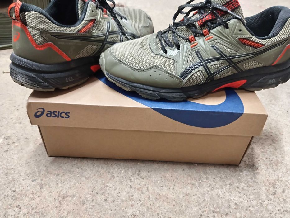 Nike pt bărbați  44.5 asics talpa cu gel 80 lei