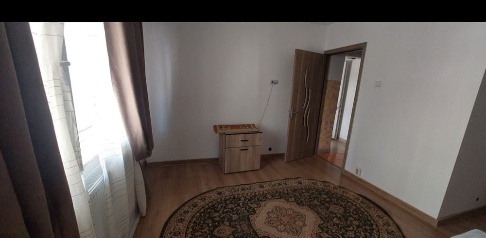 Inchiriez garsoniera