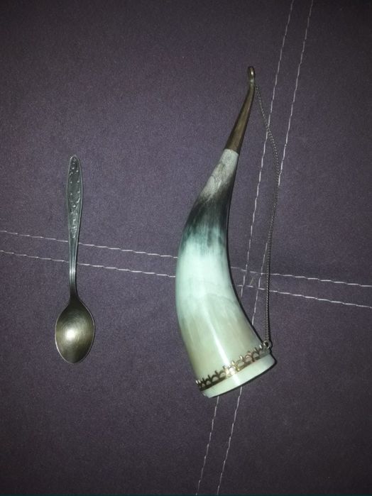 Рог старинный в инкрустации меди