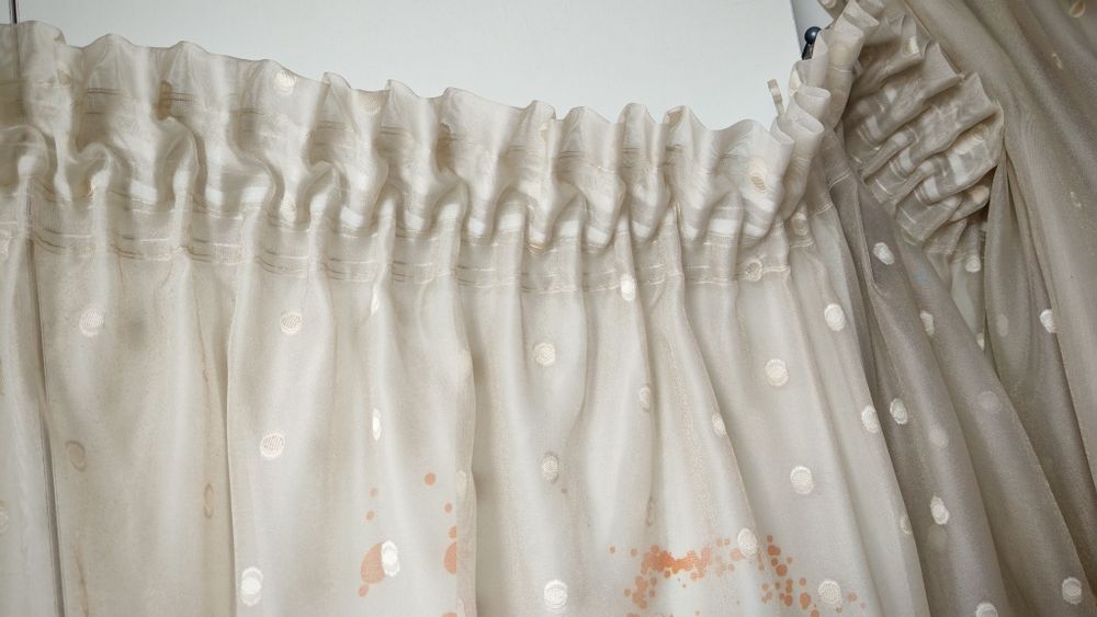 Бяло ефирно Перде