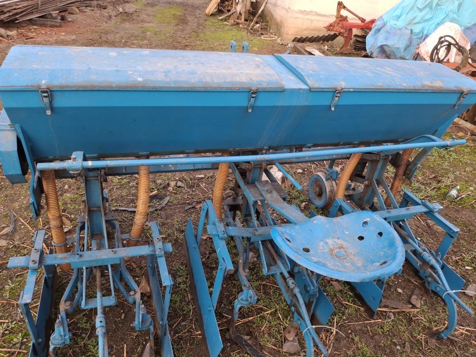 Prasitoare porumb pe 3 rânduri