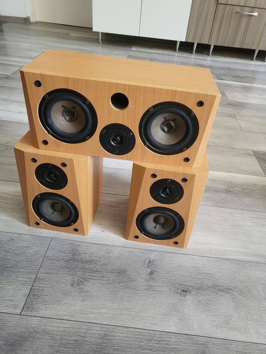 Vand trei boxe genius