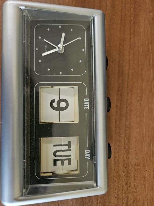 Часовници - един немски, два руски