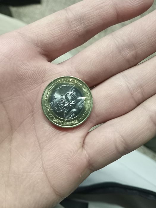 Продам монету 100тг