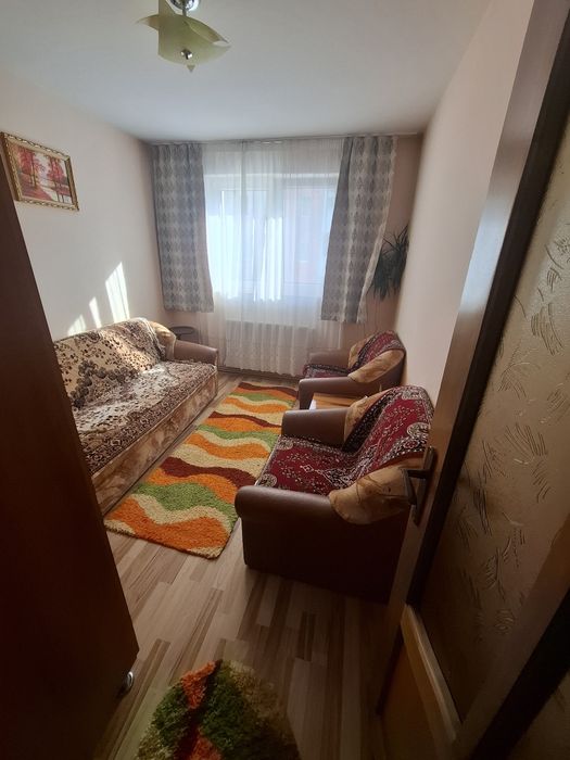 Beclean Apartament 2 camere  etaj 2 ,strada Grigore Silasii de inchiriat pret 1200lei!!!