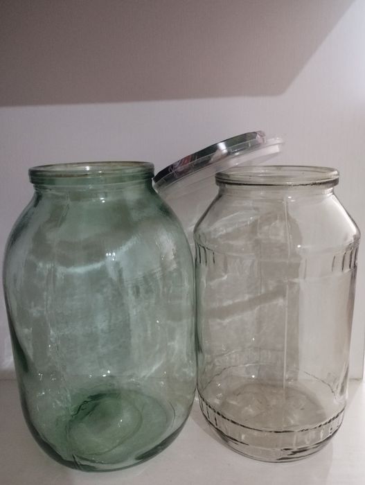 Продам банки маленькие 0,5л