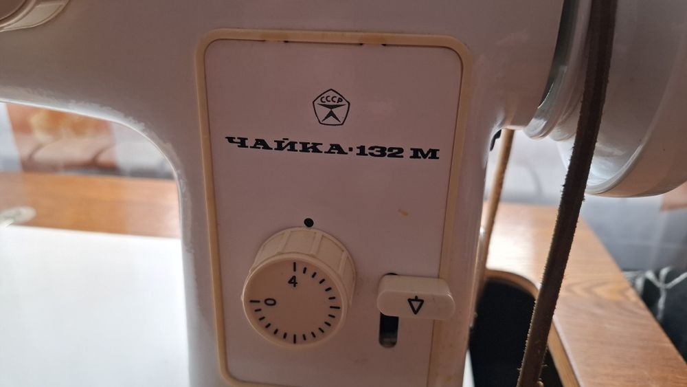 Продам швейную машинку