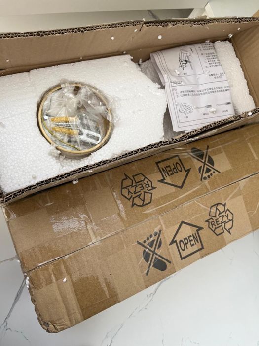 Светильник новый