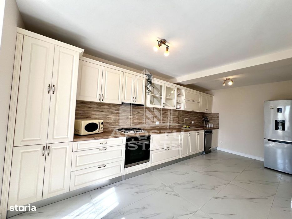 Casa 4 camere de vanzare, 2 bai, teren 535 Mp, Mosnita Noua