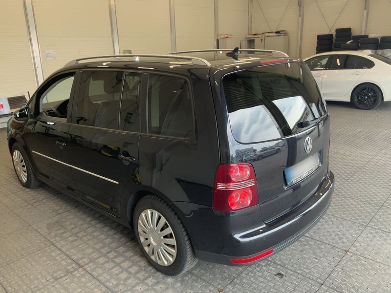 Volkswagen Touran 2.0 TDI Highline 2010