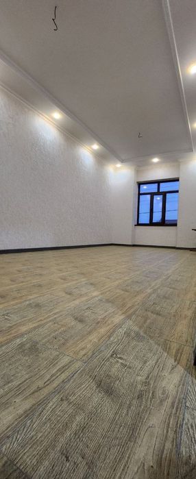 Кибрай центрида 2 каватлик, 5 хоналик уй сотилади