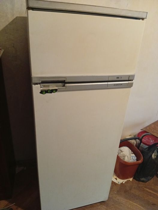 Хладилник ARISTON  вис. 1.40м,