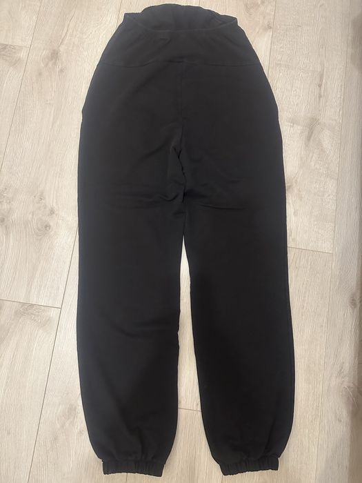 Дънки,спортни долнища и блузи за  бременни