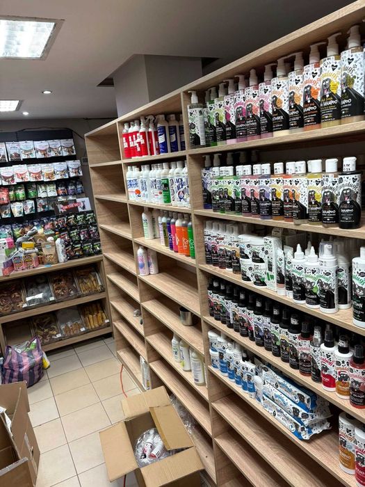 Стелажи за магазини и офиси, библиотеки