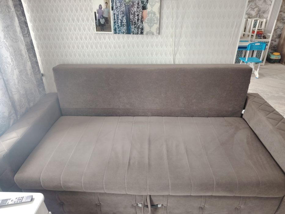 Срочно продам диван