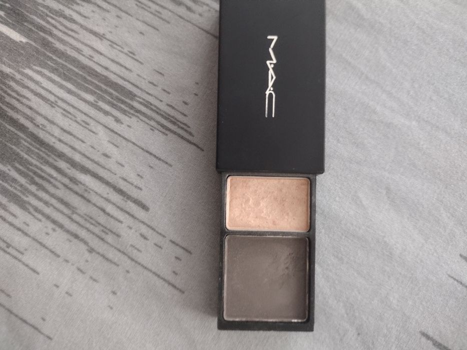 Мac сянка за вежди и хайлайтър