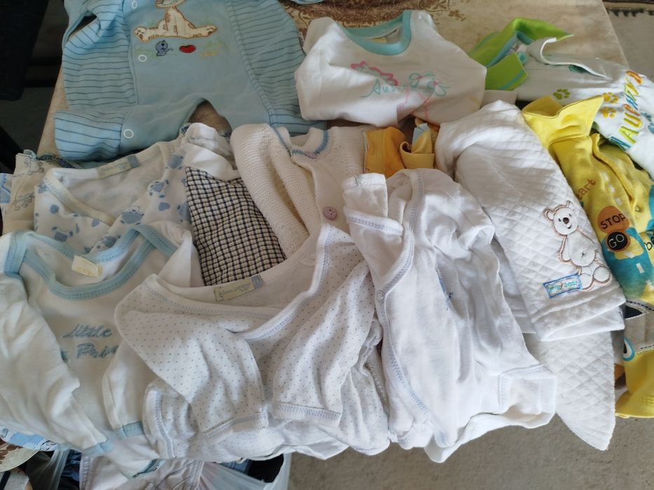 Децки дрехи едро продавам