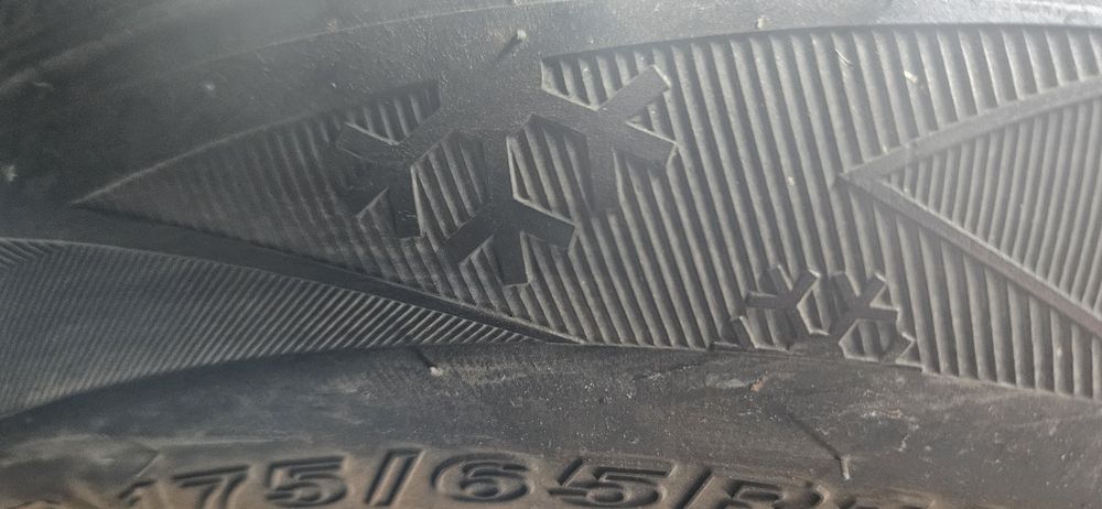 175/65/15 roadstone 7.34мм всесезоннии гуми дот 2420 4 броя