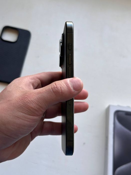 Iphone 15 pro идеальном состоянии.