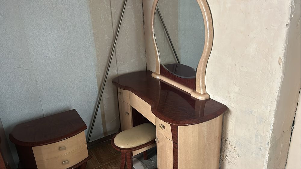 Спальный гарнитур