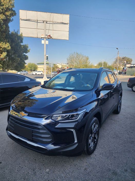 Tracker Premier 2023 Panorama