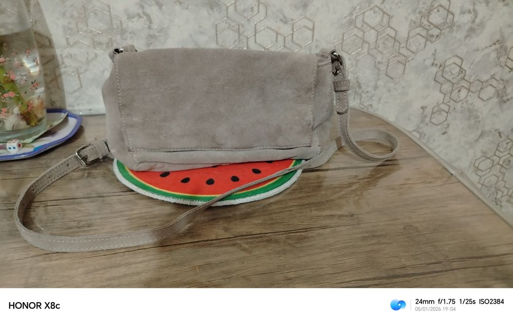 Продаю женскую сумку фирма зара