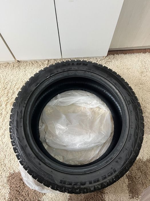 Продам шины зимние с шипами
