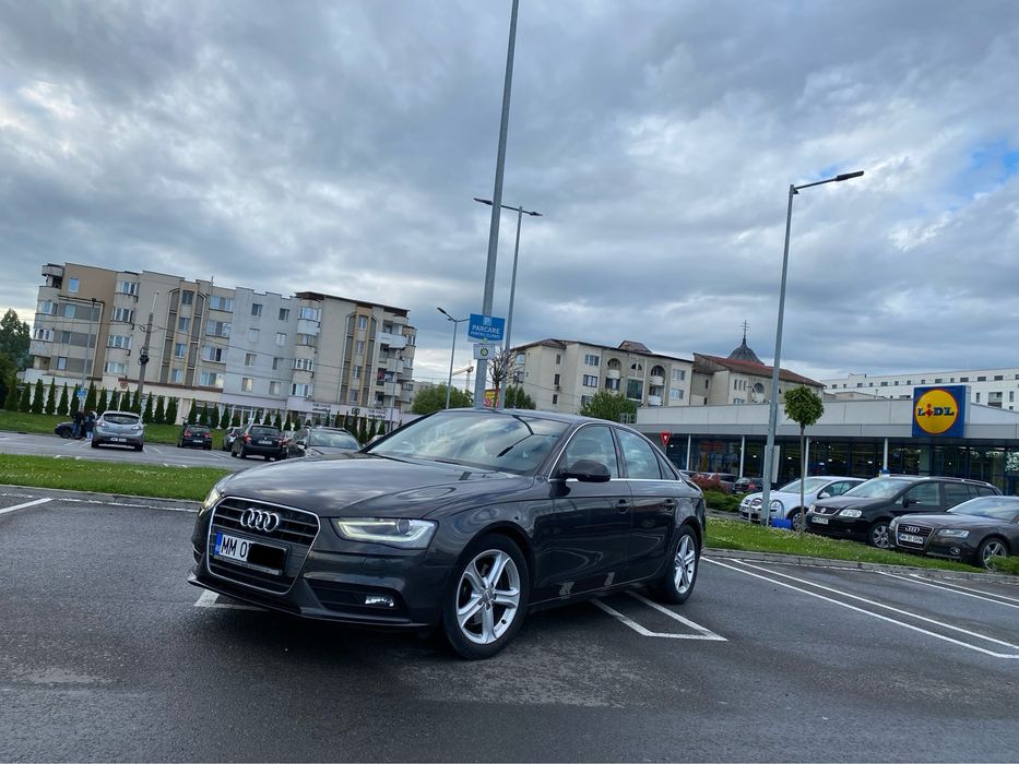Audi A4 B8 * S Line * Automat * Navigatie Mare * Camera Marsalier *