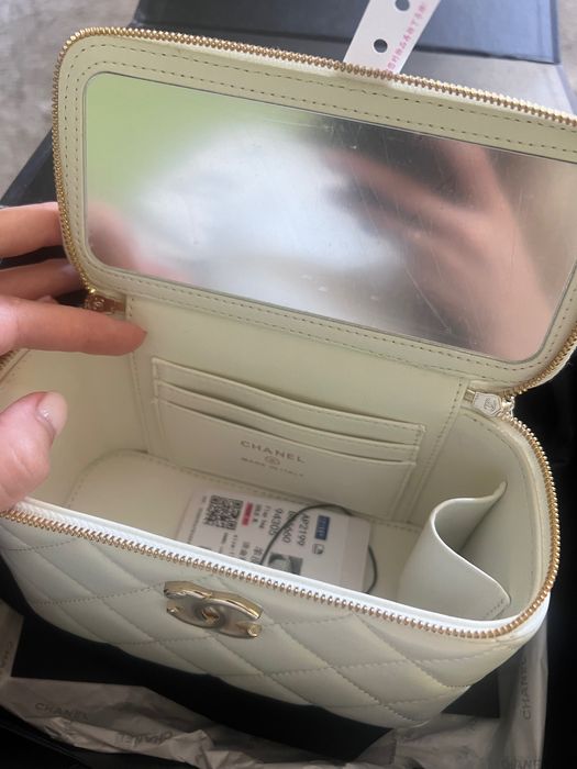 Бяла чанта chanel