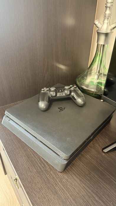 Playstation 4 slim doua joystickuri Fifa 23