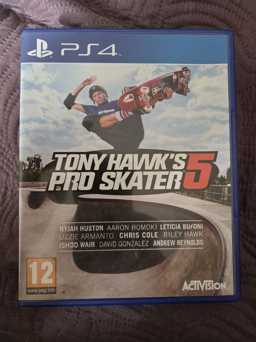 Vand jocuri ps4 in stare buna