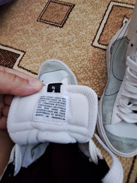 Обувь спортивная