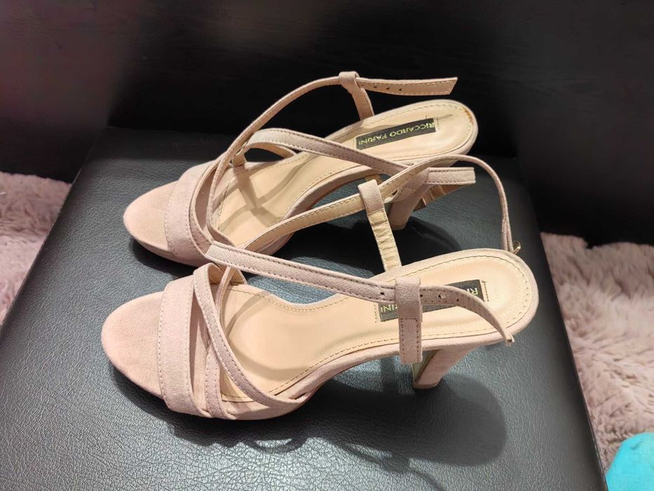 Сандали на ток цвят Пудра