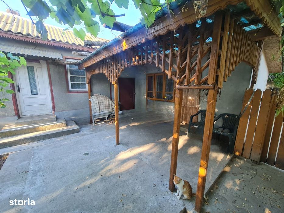 Ceamurlia de jos- casa batraneasca cu 3.200 mp teren