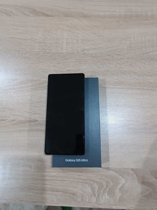 SAMSUNG S25 ULTRA 256 GB почти като нов !
