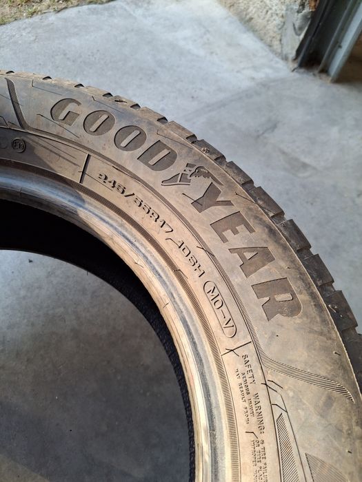 2 Anvelope  M+S  245 35 r17  Goodyear