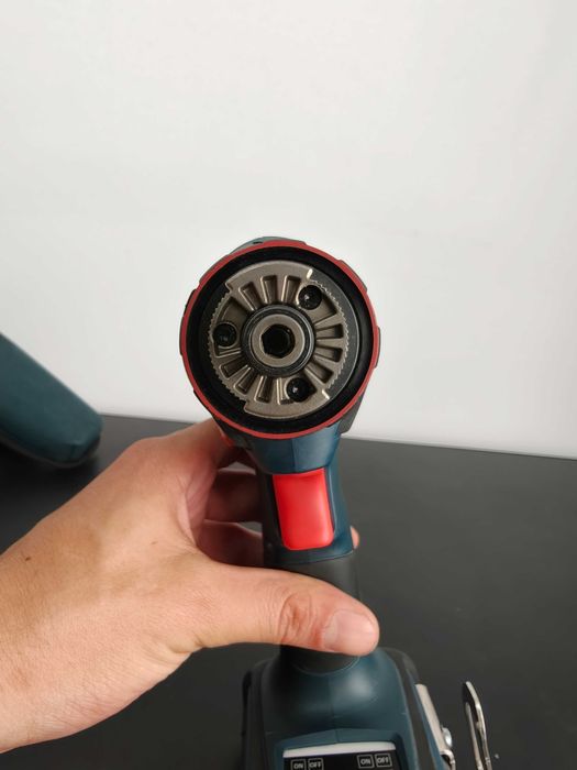 Masina de gaurit si insurubat Bosch GSR 18V-90 FC