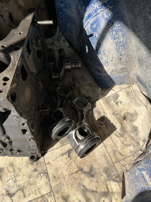 двигател глава блок бутала валове за bmw e60 530d
