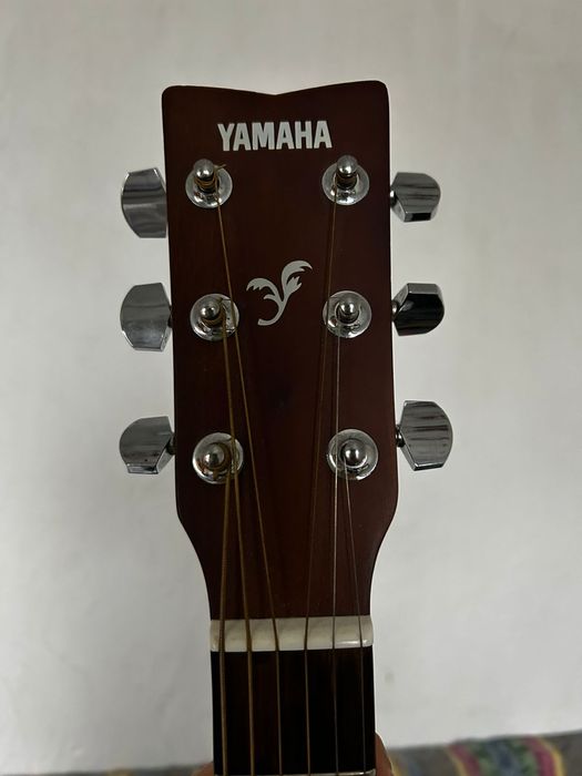 Гитара Yamaha буу