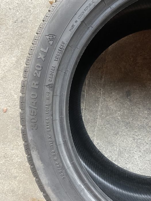 2 anvelope de iarna 305/40/20 Continental