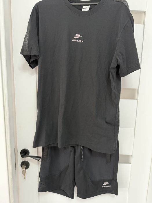 Compleu nike air max marimea L