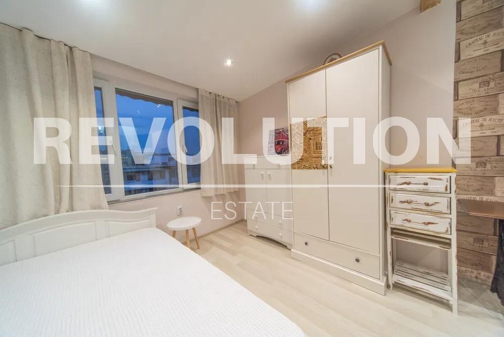 Дава се под наем Едностаен апартамент в Варна, Център - 40 кв.м за 618.12 € - Снимка #4